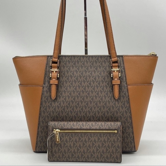 Michael Kors Large Charlotte Tote Bag & Trifold
Wallet Leather Brown - Picture 11 of 12